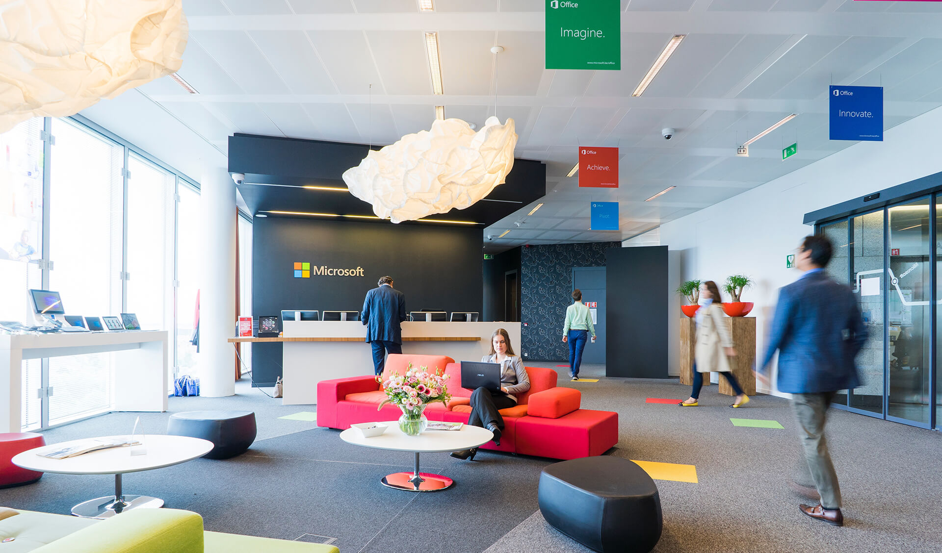 Vista panorámica de un ecosistema de gestión pública moderno.